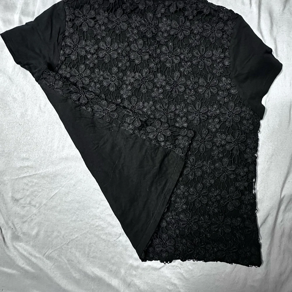 GAP Black Floral Lace Women's Tee - Picture 3 of 8
